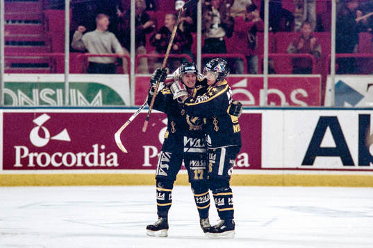 Peter Hammarström och Michael Nylander, AIK jublar