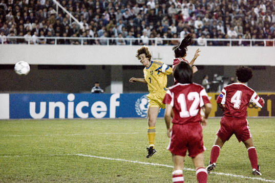 Pia Sundhage, Sverige