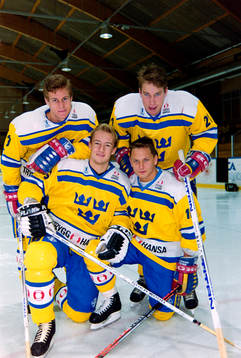 Bakre raden fr. v Markus Näslund och Peter Forsberg.