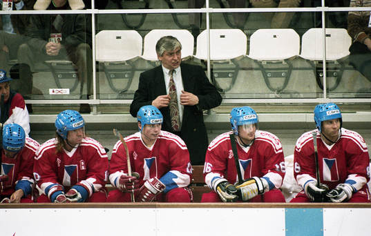 Ivan Hlinka, förbundskapten, Tjeckoslovakien leder sitt