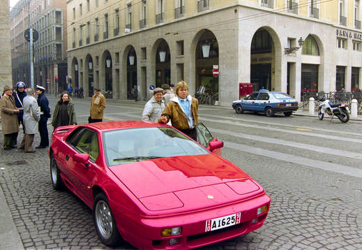 Tomas Brolin med sin Lotus