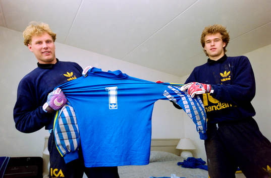 Jan Ekholm och Håkan Svensson i kamp om målvaktströjan