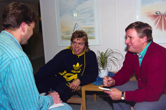 Tomas Brolin, Sverige, blir intervjuad av Berndt Rosqvist,