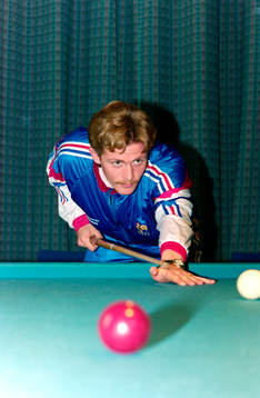 Petit, Frankrike spelar biljard