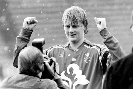 Östers målskytt Ulrik Jansson jublar