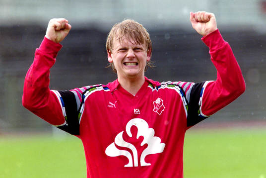Östers målskytt Ulrik Jansson jublar