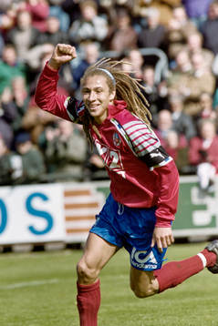 Tremålsskytten Henrik Larsson, Helsingborg jublar