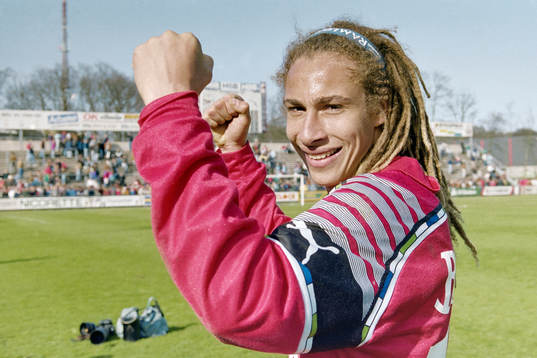 Tremålsskytten Henrik Larsson, Helsingborg jublar