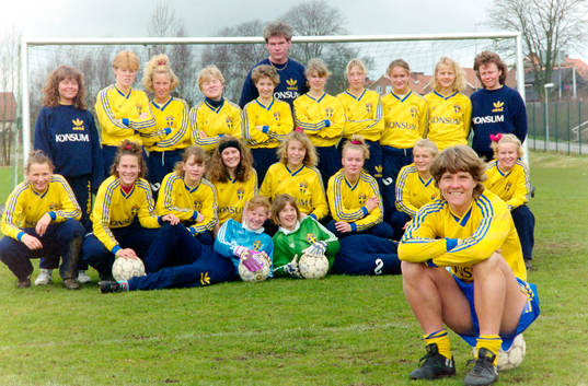 Pia Sundhage, förbundskapten i Sverige framför