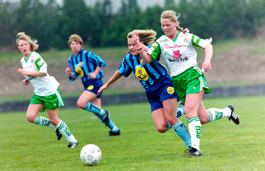 Kamp om bollen