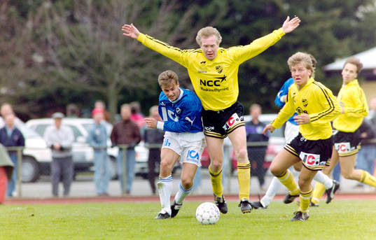 Niklas Gudmundsson, Halmstad uppvaktas av hässleholms
