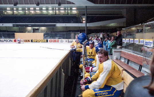 Spelarna ser sammanbitna ut