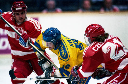 Michael Nylander, Sverige uppvaktas av två polacker