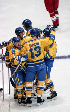 Mats Sundin och Sverige jublar
