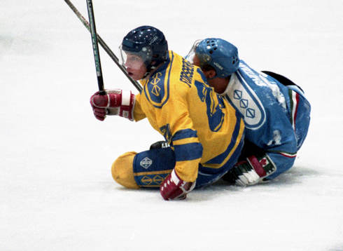 Peter Forsberg, Sverige blir nerdragen