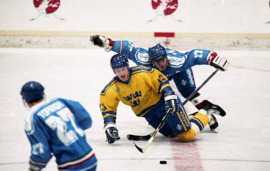 Mats Sundin, Sverige blir nerdragen
