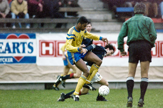Pascal Simpson, Sverige