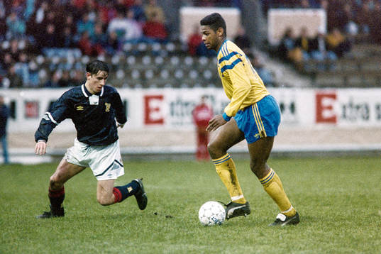 Pascal Simpson, Sverige