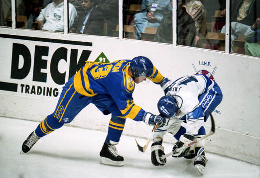 Mats Sundin, Sverige går hårt åt en finländare