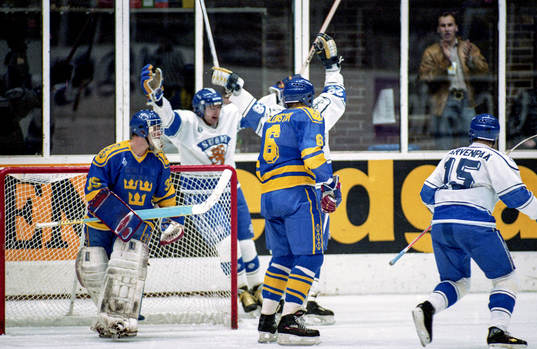 Peter Åslin, målvakt och Arto Blomsten, Sverige deppar