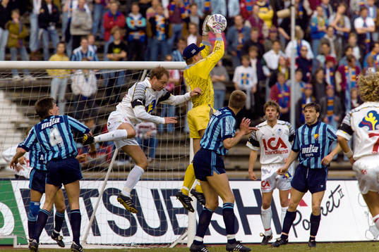 Andreas Ravelli, Öster oroar Anders Almgren, målvakt,