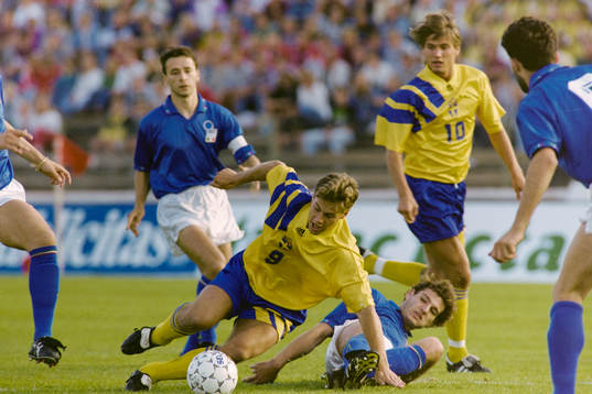 Niklas Gudmundsson, Sverige