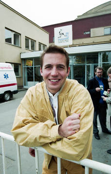 Roger Hansson, Sverige