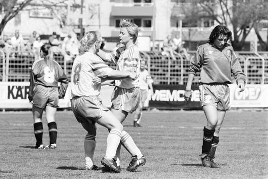 Helen Johansson och Anneli Andelén, Sverige jublar