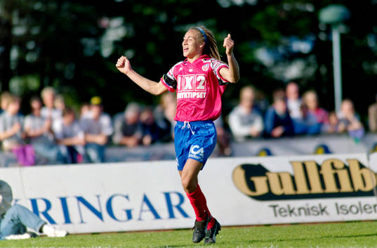 Bläddra bland fler bilder av Fotboll, Div 1 Södra, IFK Hässleholm - Helsingborg, 0-5