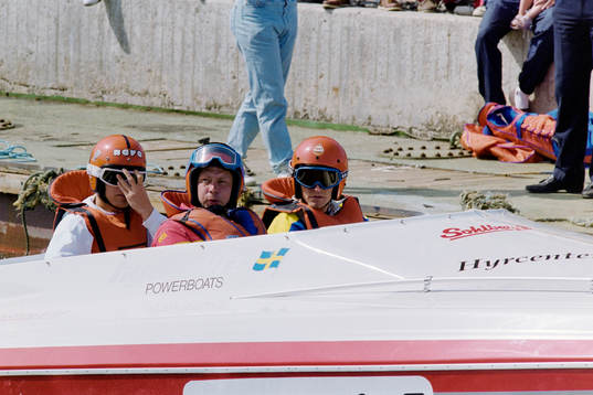 Jonas Thern, Sverige ska köra racerbåt