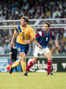 Jan Eriksson, Sverige och Jean-Pierre Papin, Frankrike