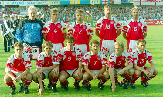 Bläddra bland fler bilder av Football, EURO 92, Denmark - England