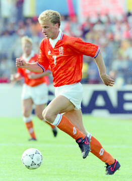 Football, Uefa EURO 1992, Group 2, Netherlands - Scotland