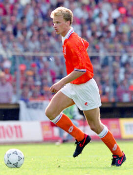 Football, Uefa EURO 1992, Group 2, Netherlands - Scotland