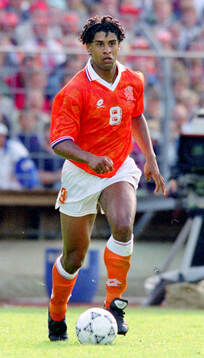 Football, Uefa EURO 1992, Group 2, Netherlands - Scotland