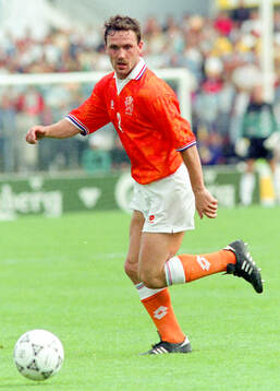 Football, Uefa EURO 1992, Group 2, Netherlands - Scotland