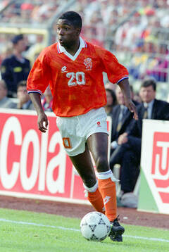 Football, Uefa EURO 1992, Group 2, Netherlands - Scotland