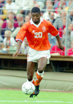 Football, Uefa EURO 1992, Group 2, Netherlands - Scotland