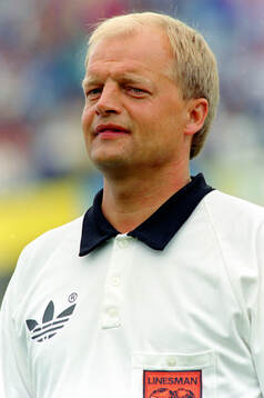 Football, Uefa EURO 1992, Group 2, Netherlands - Scotland