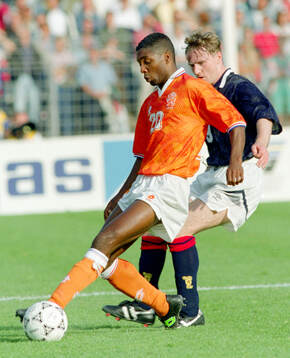 Football, Uefa EURO 1992, Group 2, Netherlands - Scotland