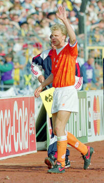 Football, Uefa EURO 1992, Group 2, Netherlands - Scotland