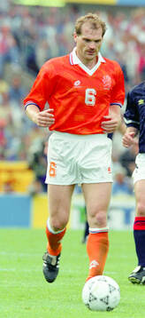 Football, Uefa EURO 1992, Group 2, Netherlands - Scotland
