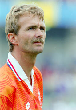 Football, Uefa EURO 1992, Group 2, Netherlands - Scotland