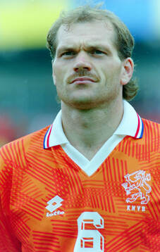 Football, Uefa EURO 1992, Group 2, Netherlands - Scotland