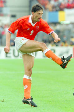 Football, Uefa EURO 1992, Group 2, Netherlands - Scotland