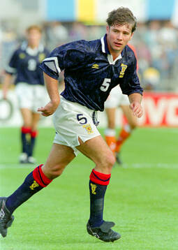 Football, Uefa EURO 1992, Group 2, Netherlands - Scotland