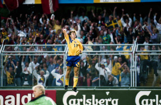 Tomas Brolin, Sverige hoppar och jublar i luften