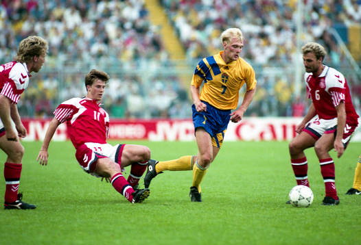 Brian Laudrup, Danmark och Klas Ingesson, Sverige