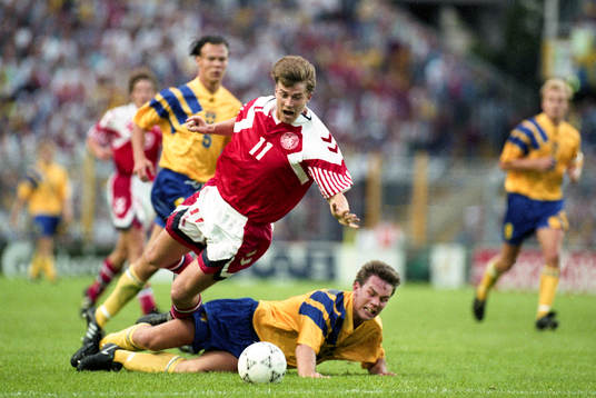 Brian Laudrup, Danmark och Patrik Andersson, Sverige