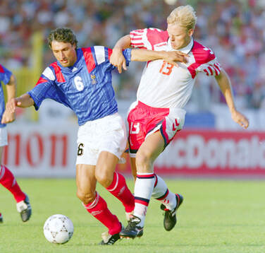 France‚Äôs Bernard Casoni against Denmarks Henrik Larsen